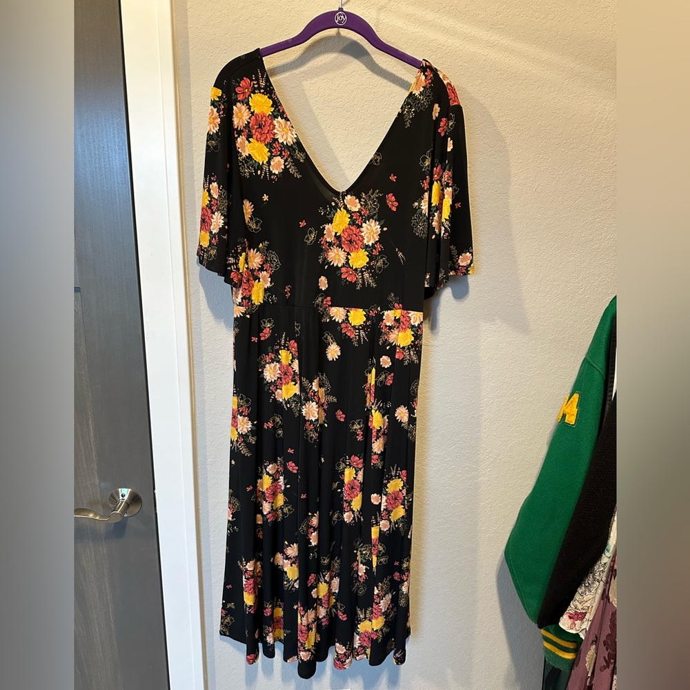 Torrid size 1 floral midi length dress. Perfect for fall!